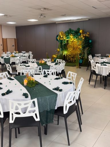 décoration table vert émeraude et doré